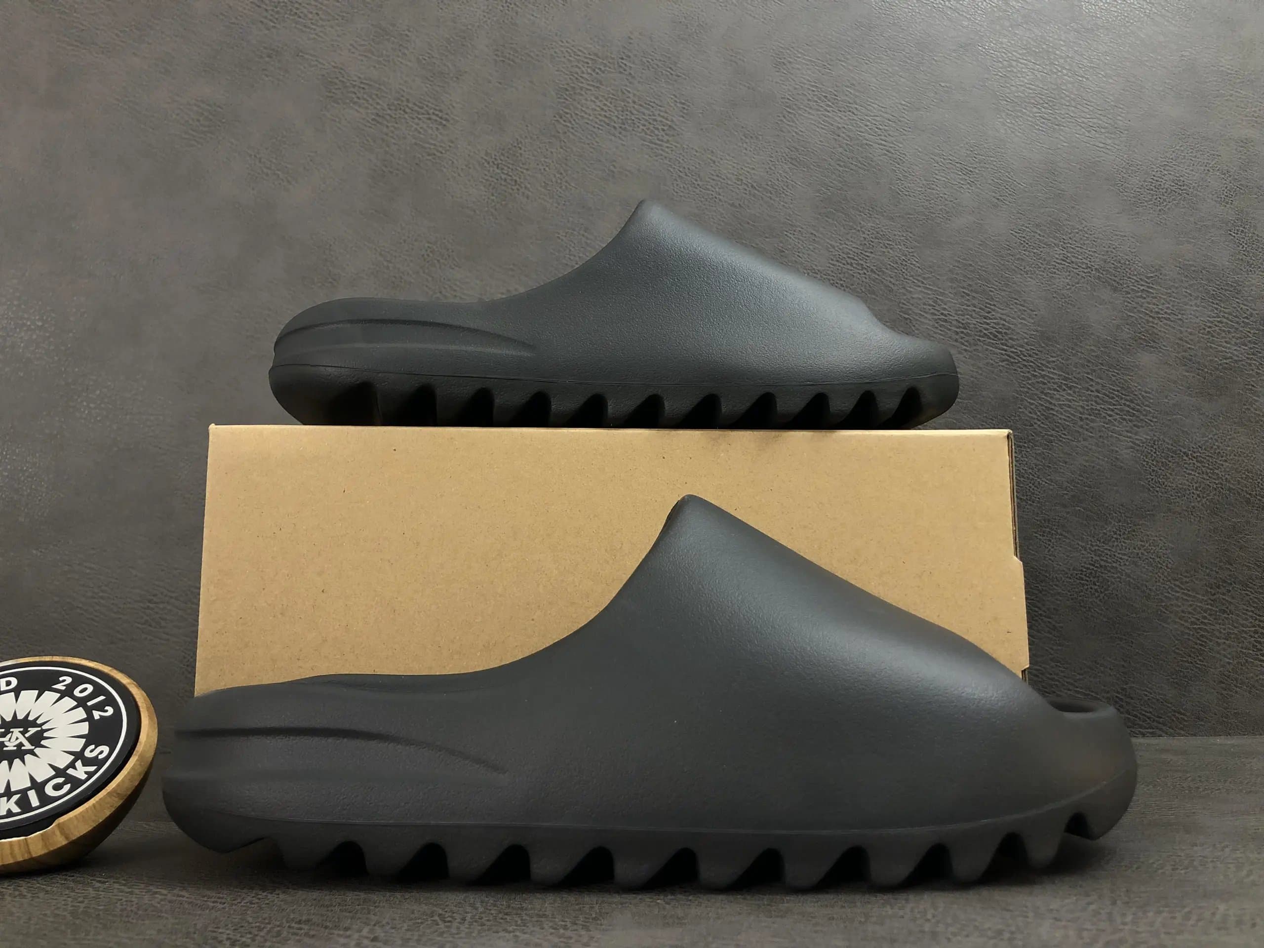 Yeezy Slide Onyx