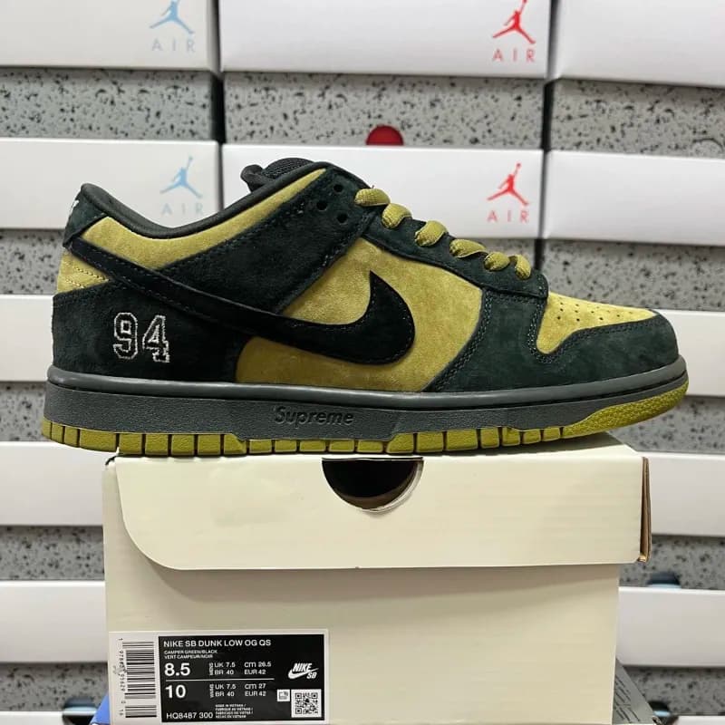 Nike SB Dunk Low OG Supreme 94