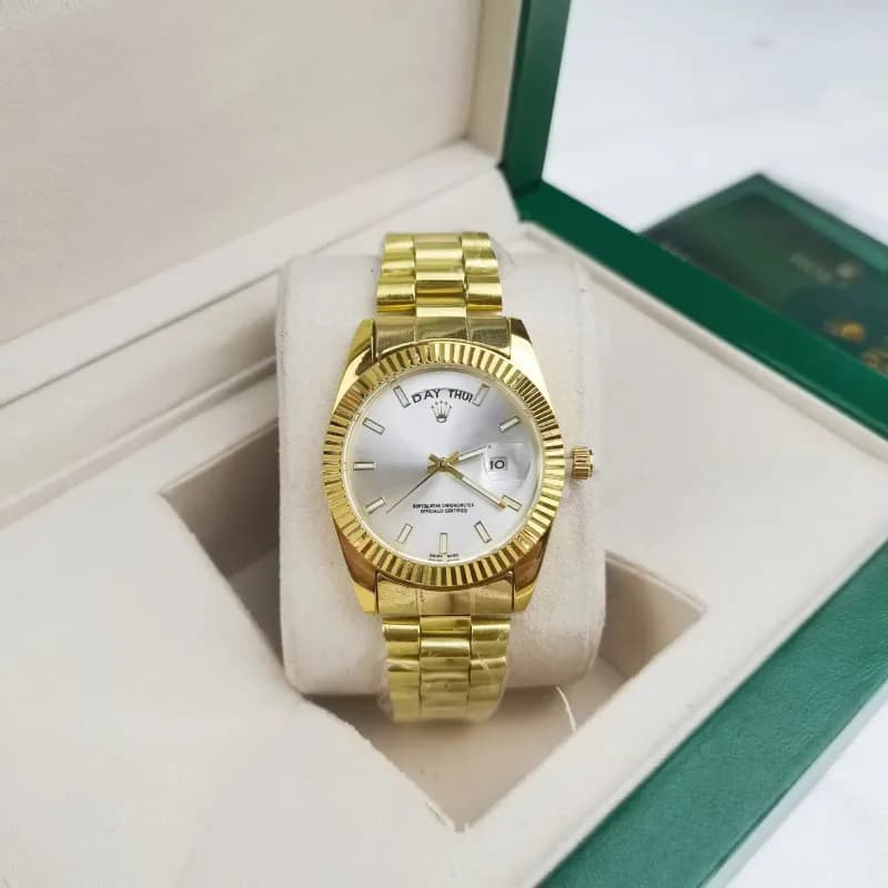 Rolex Day-Date 40 Blue Dial with Roman Numerals — 日志星期日历金白