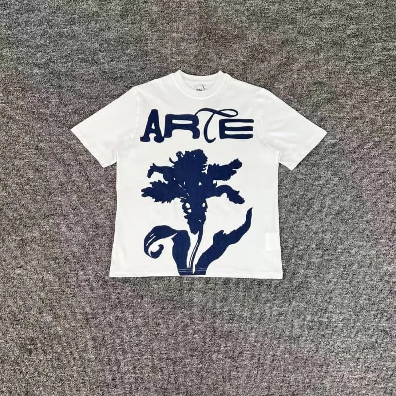 AMI Paris Graphic T-Shirt Arte Floral Print