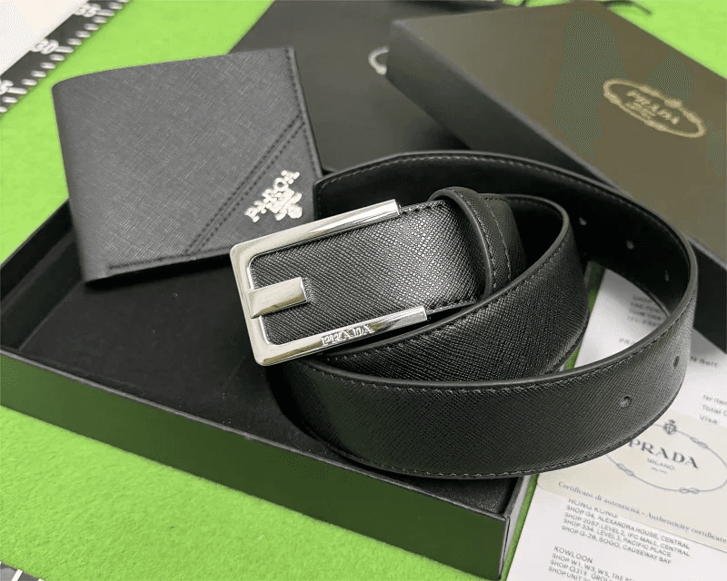 Louis Vuitton LV Initiales Belt Monogram Eclipse Canvas — Pr*ada皮带钱包礼盒