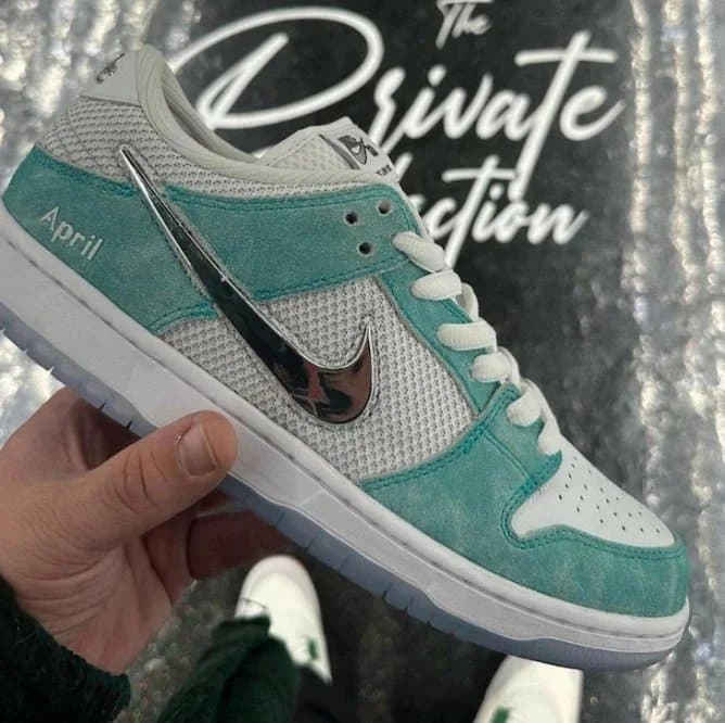 Nike × Travis Scott Dunk Low Cactus Jack — S2 dunk 联名款白绿