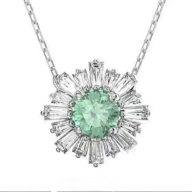 Van Cleef & Arpels Alhambra Pendant Emerald and Diamond