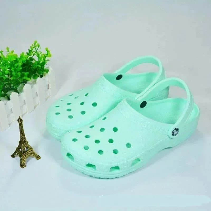 Crocs Clog Bold Logo — 31
