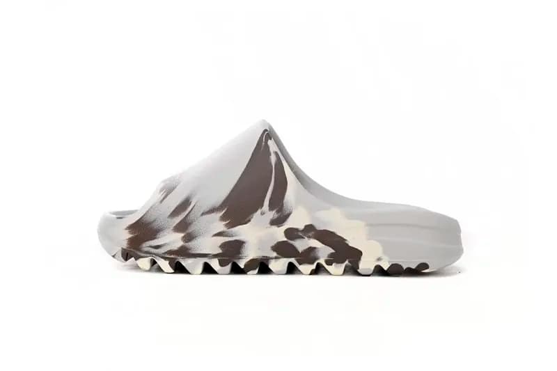 Yeezy Slide Desert — GZ5553