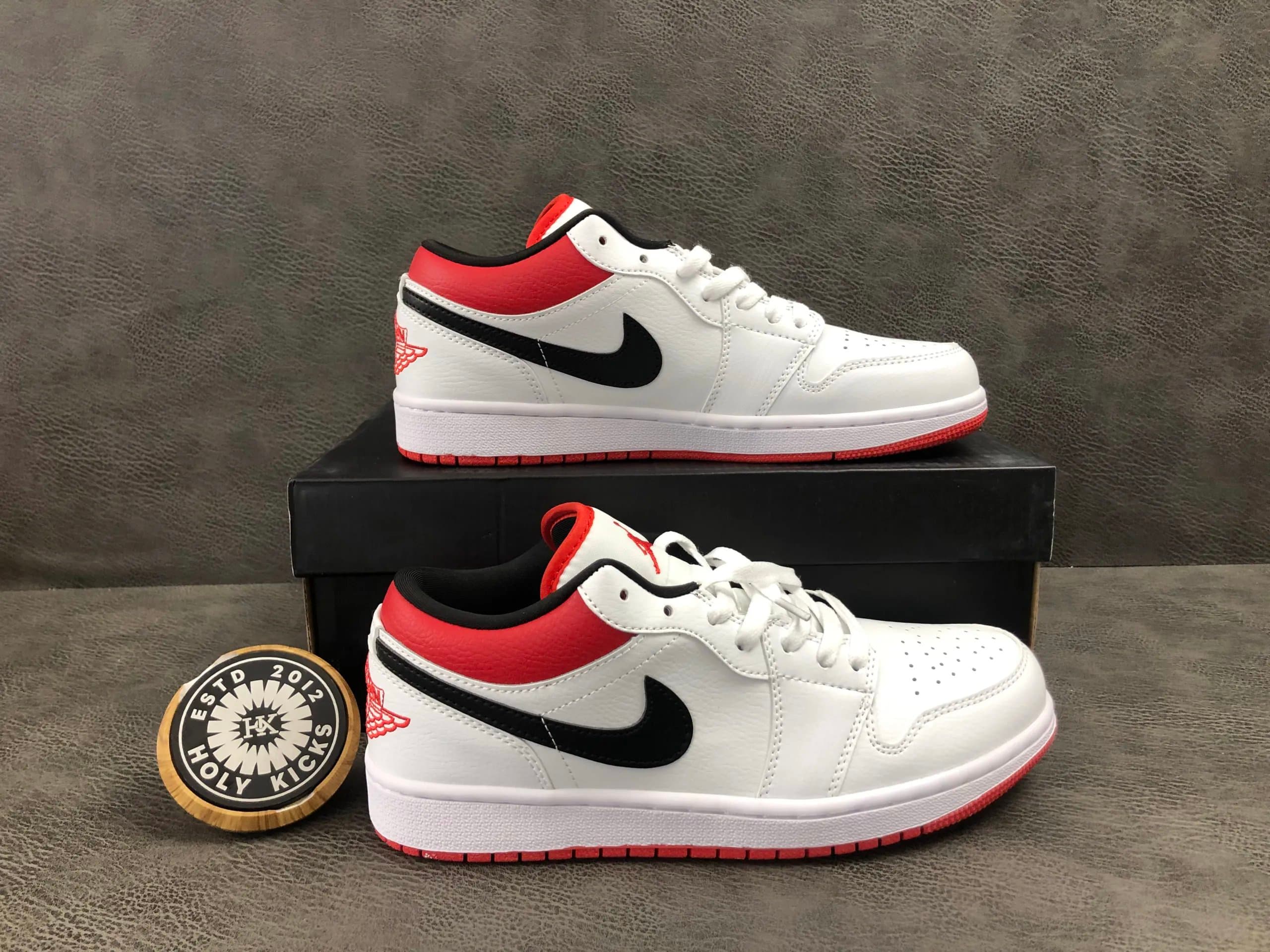 Air Jordan 1 Low Chicago