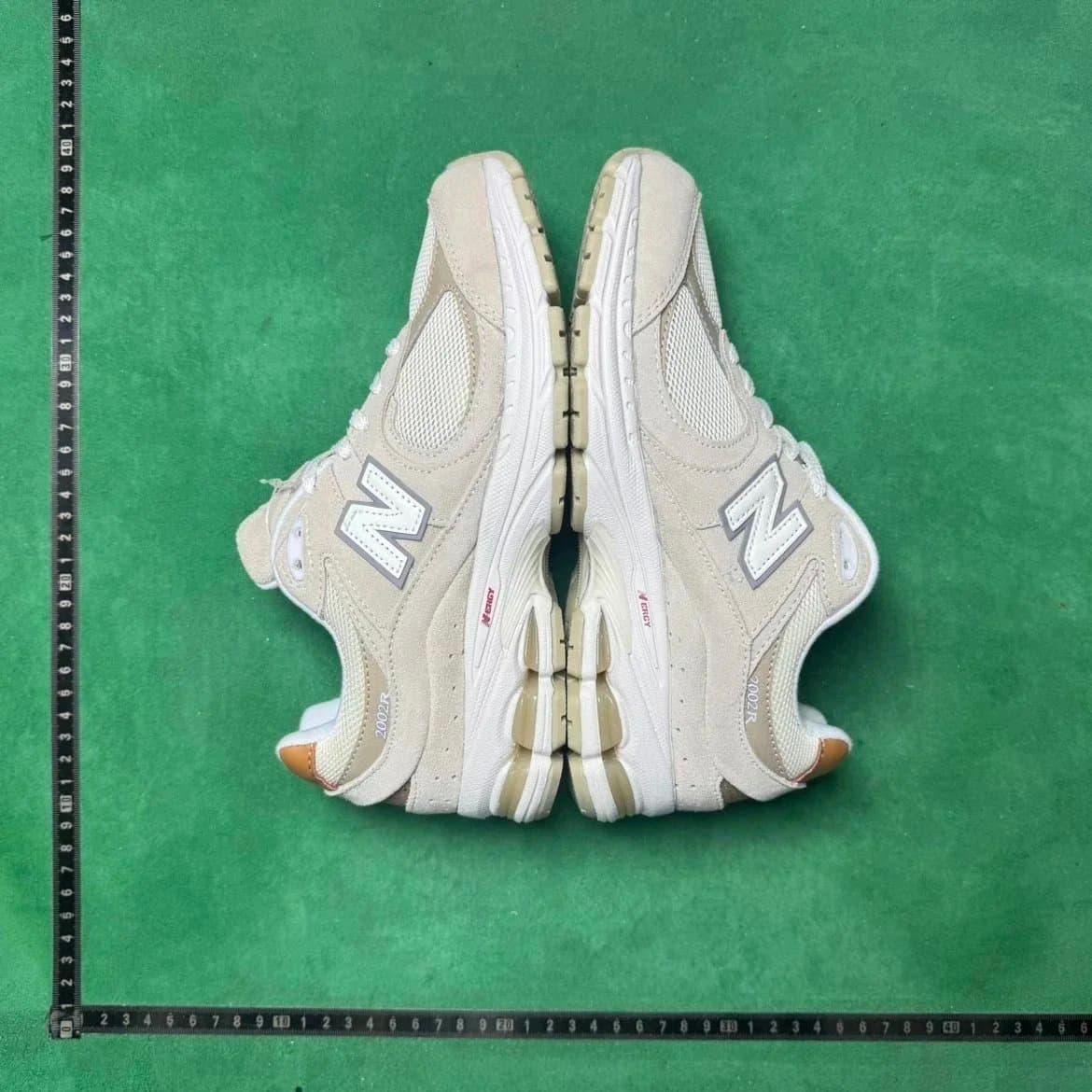 New Balance 2002R Cloud White — 18号米色M2002RSC