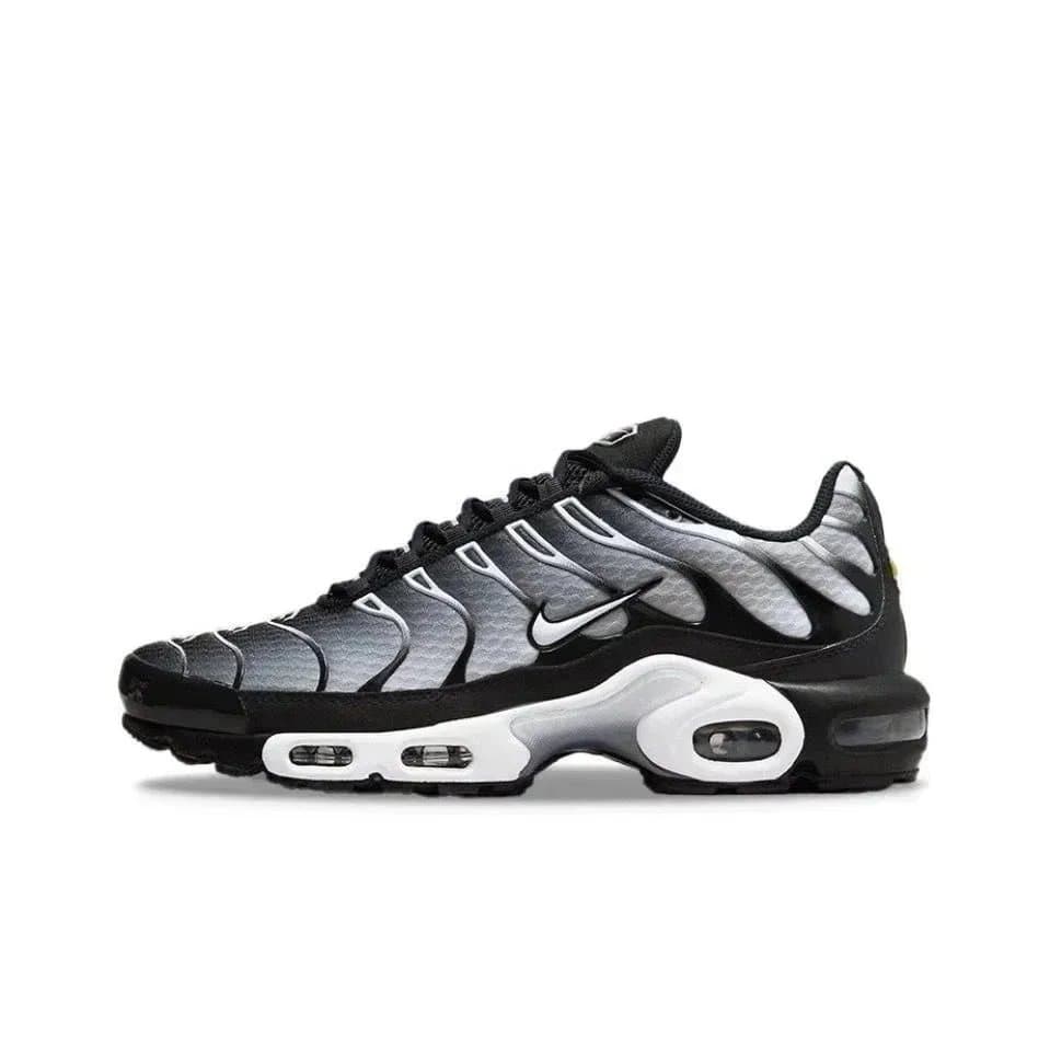 Nike Air Max Plus Neon Flame — 31