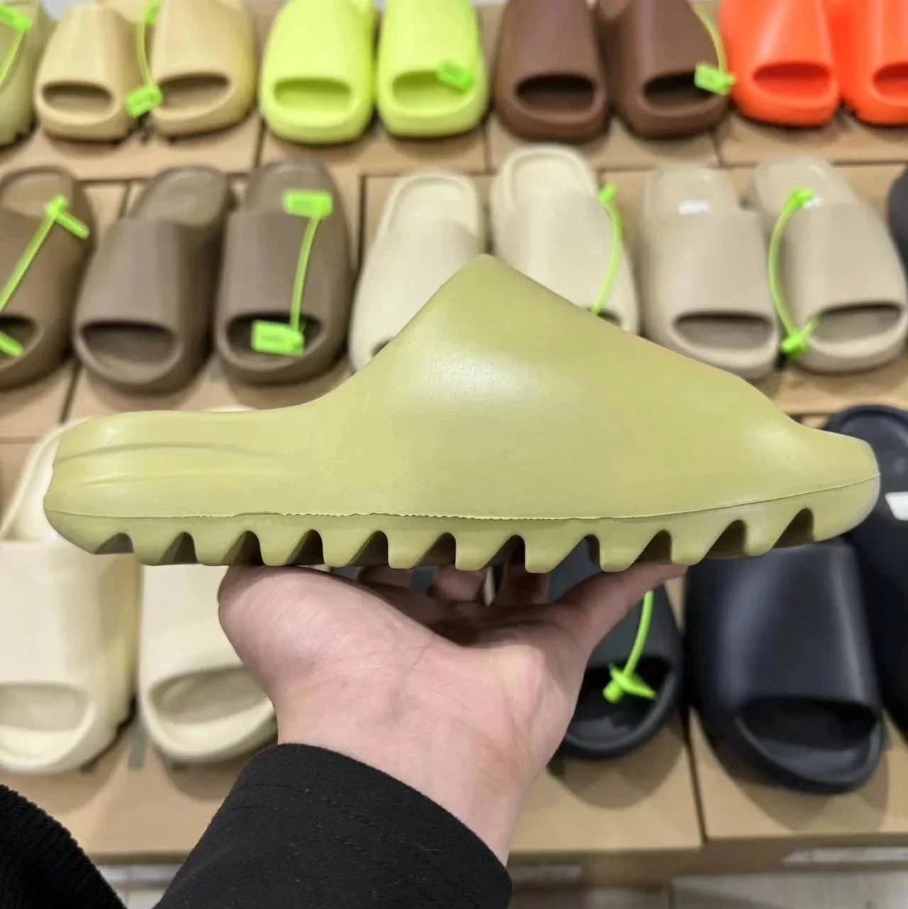 Yeezy Slide Static