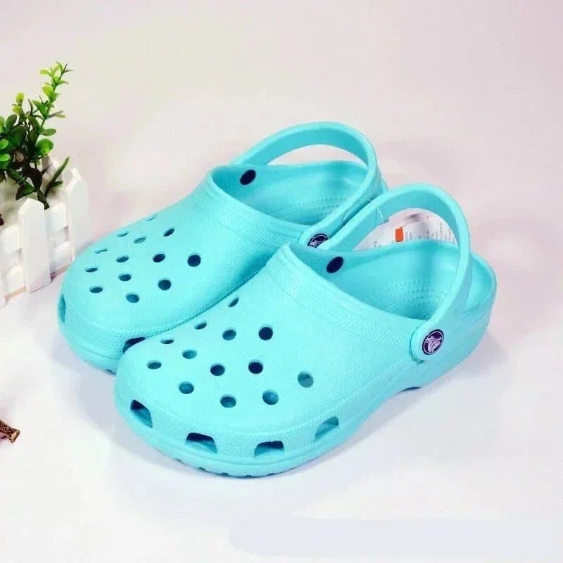 Crocs Clog Bold Logo — 32
