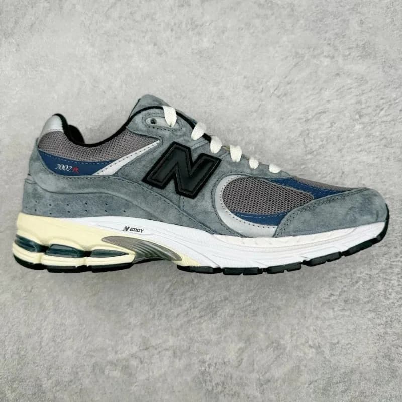 New Balance 990v3 Kith Collaboration — 总裁2002R 灰黑蓝 RU2
