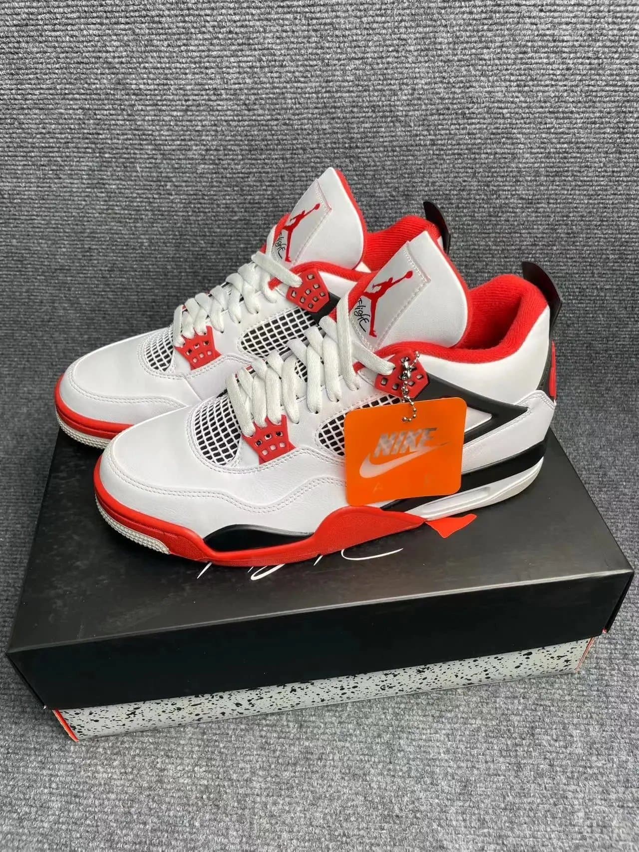 Air Jordan 4 Fire Red