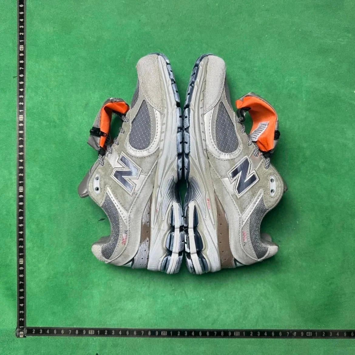 New Balance 2002R Triple White — 25号城堡灰M2002RVA