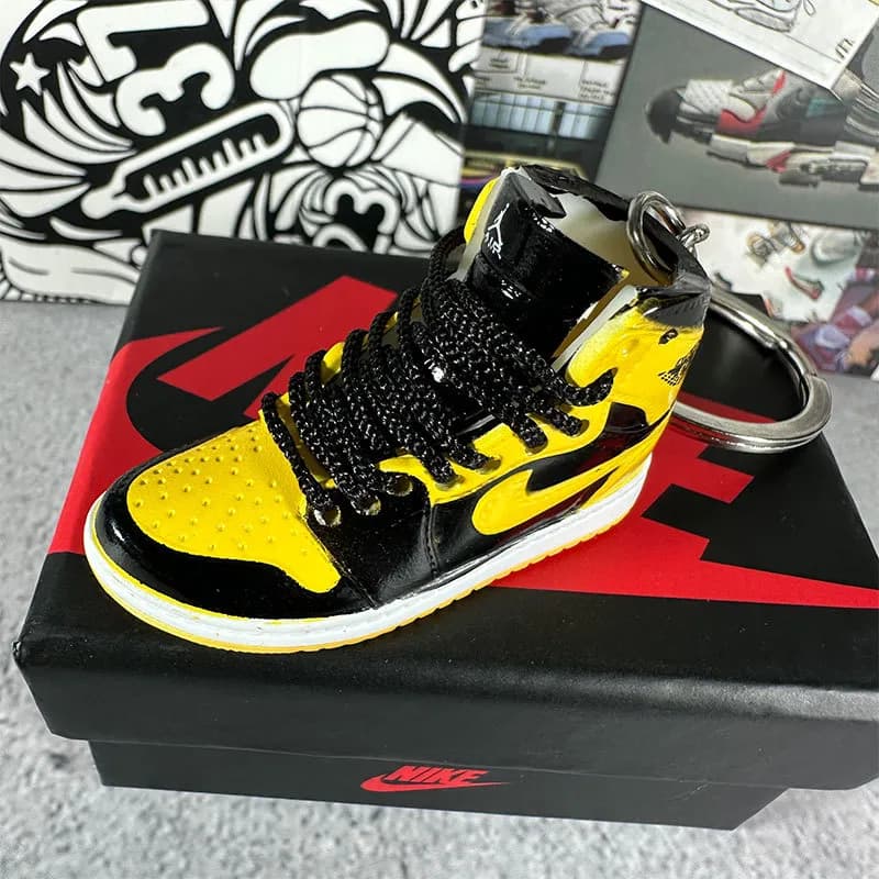 Air Jordan 1 High Miniature Keychain — 46. new love and old love + box
