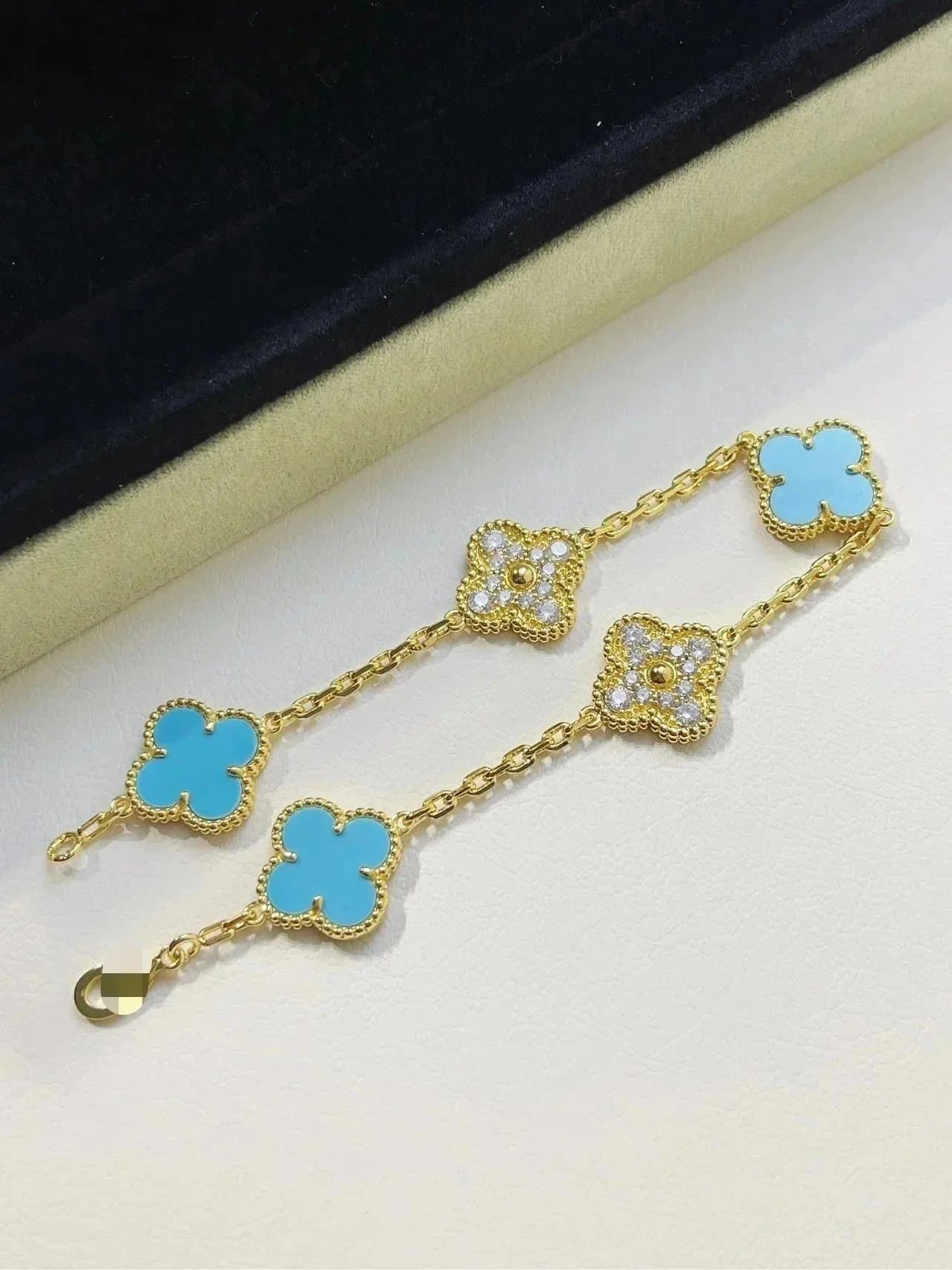 Van Cleef & Arpels Alhambra Bracelet Five Motifs — 【带钻】松石-黄金色