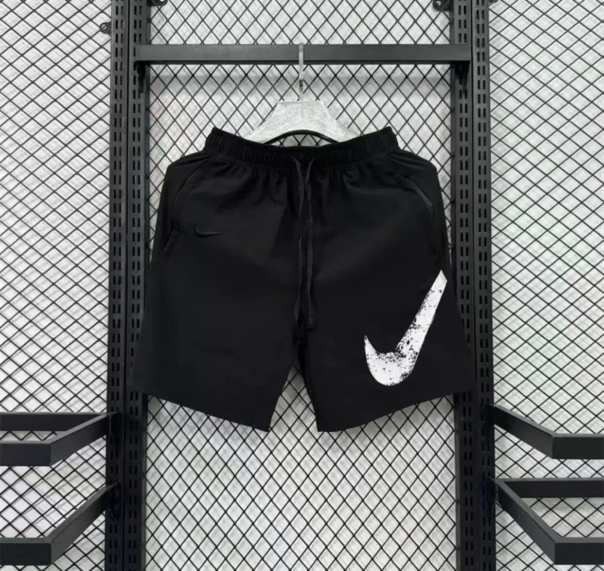 Nike Sportswear Shorts Large Swoosh