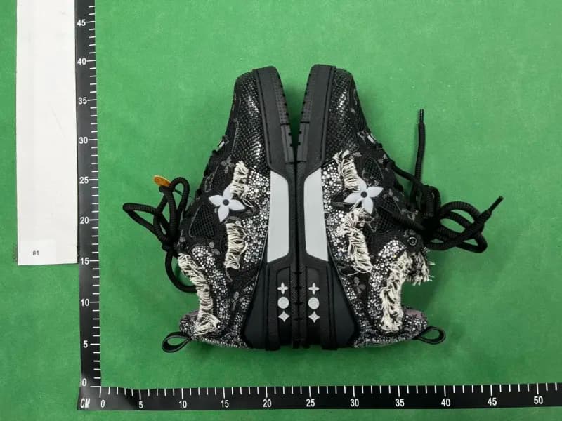 Louis Vuitton LV B22 Monogram Embroidery