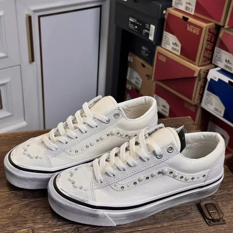 Vans Old Skool Pearl-Embellished