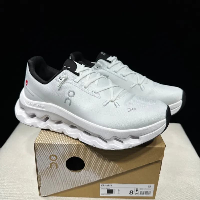 On Cloudtilt White/Black