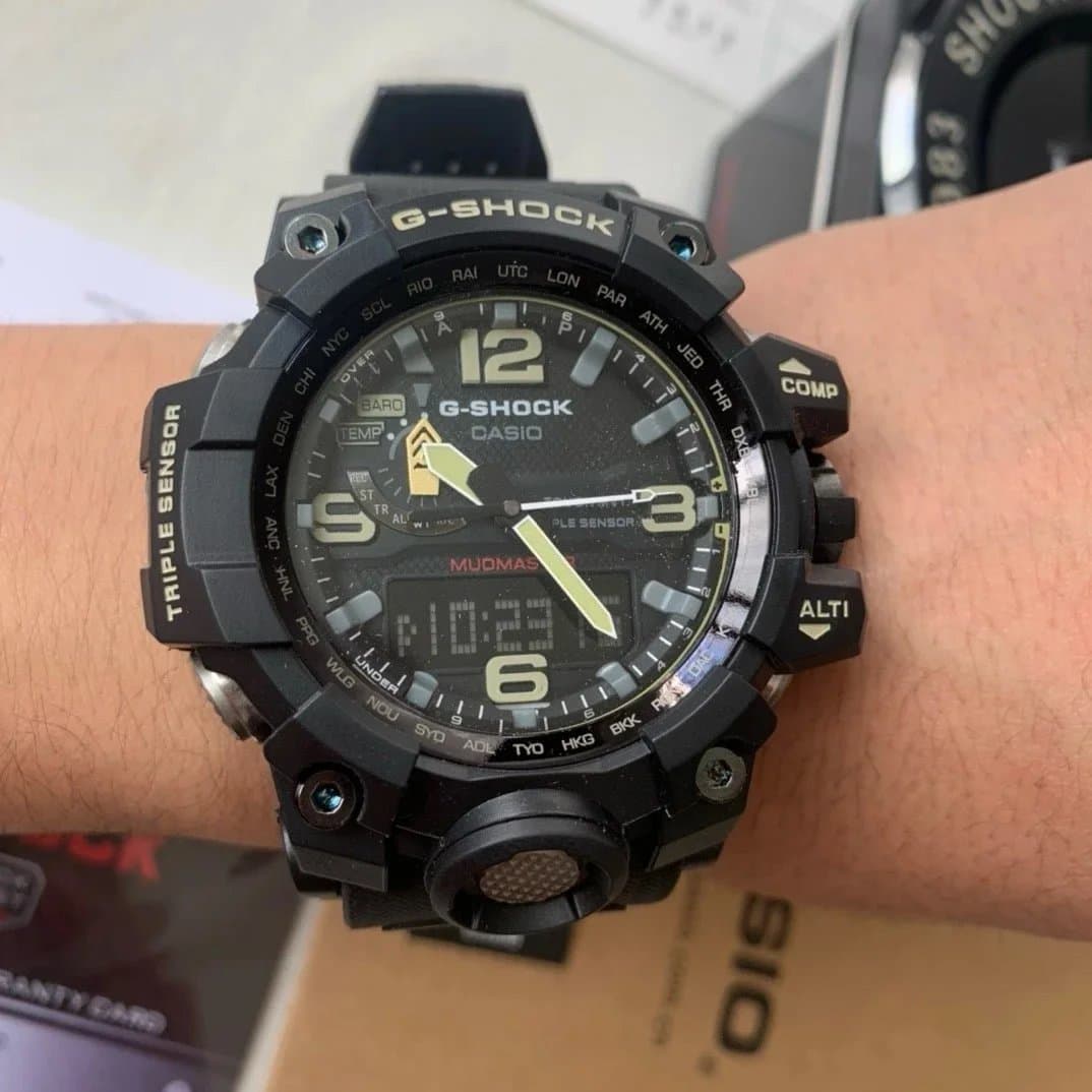 Casio G-Shock GA-110 White Blue Red — 36