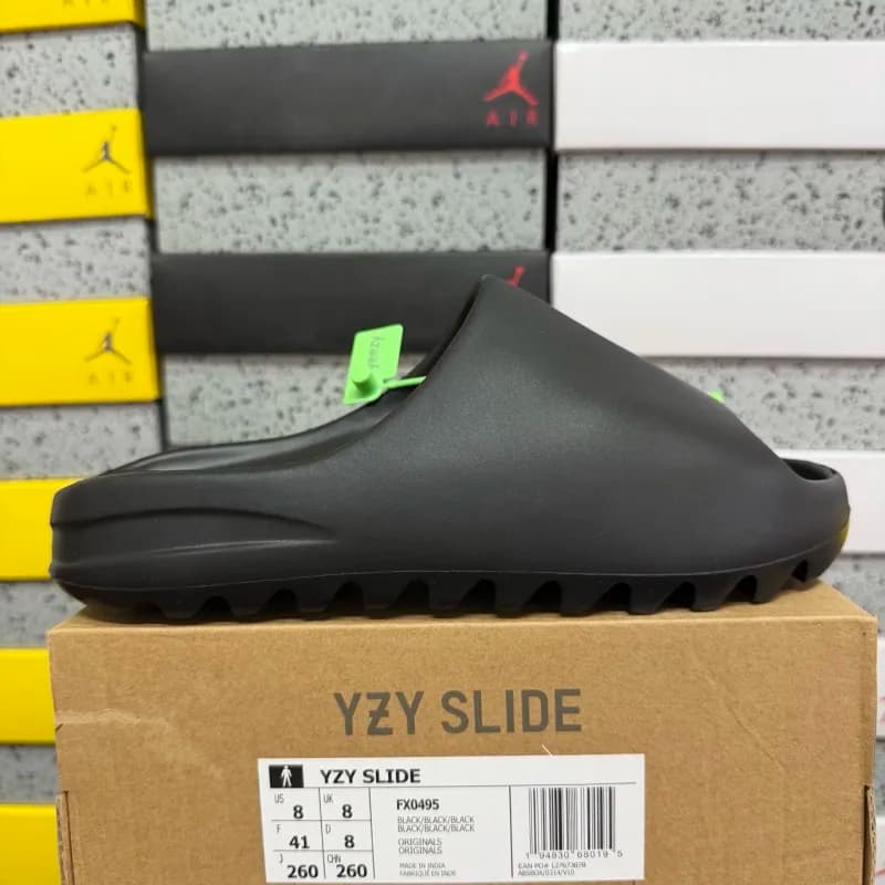 Yeezy Slide Onyx