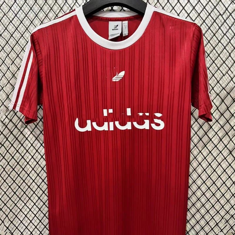 Adidas T-Shirt Ribbed Logo
