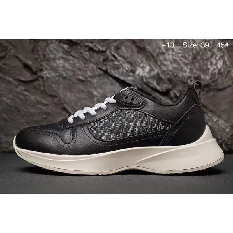 Low-Top Sneaker Monochrome Textured — 13