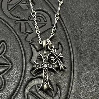 Chrome Hearts Cross Pendant Pave Blue Sapphire — CX085做旧黑钻 (配麻花链)
