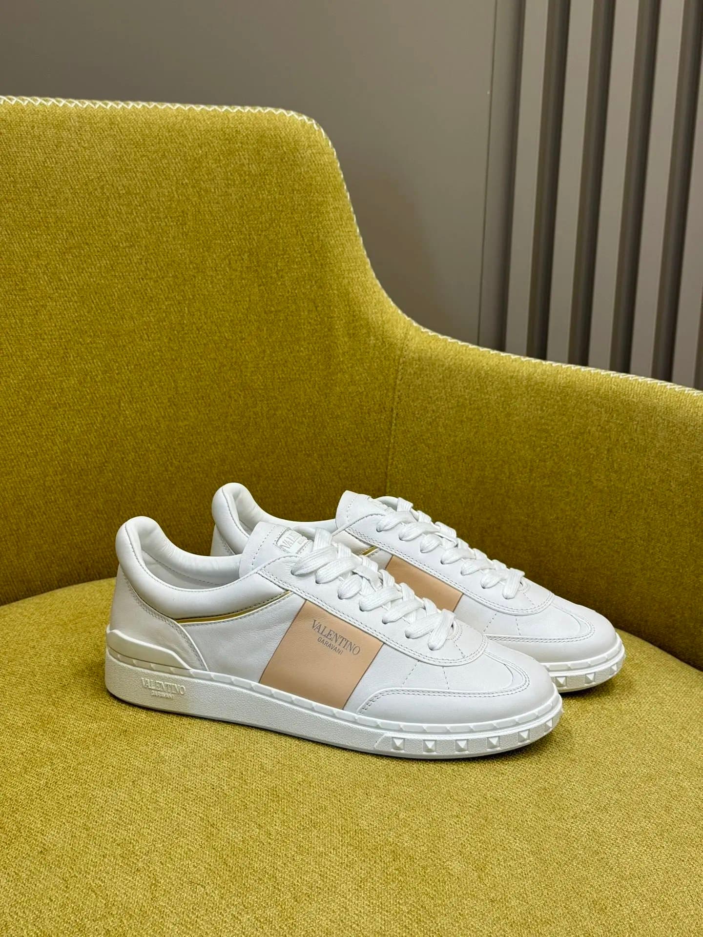 Valentino Oscar Low Colorblock — 23