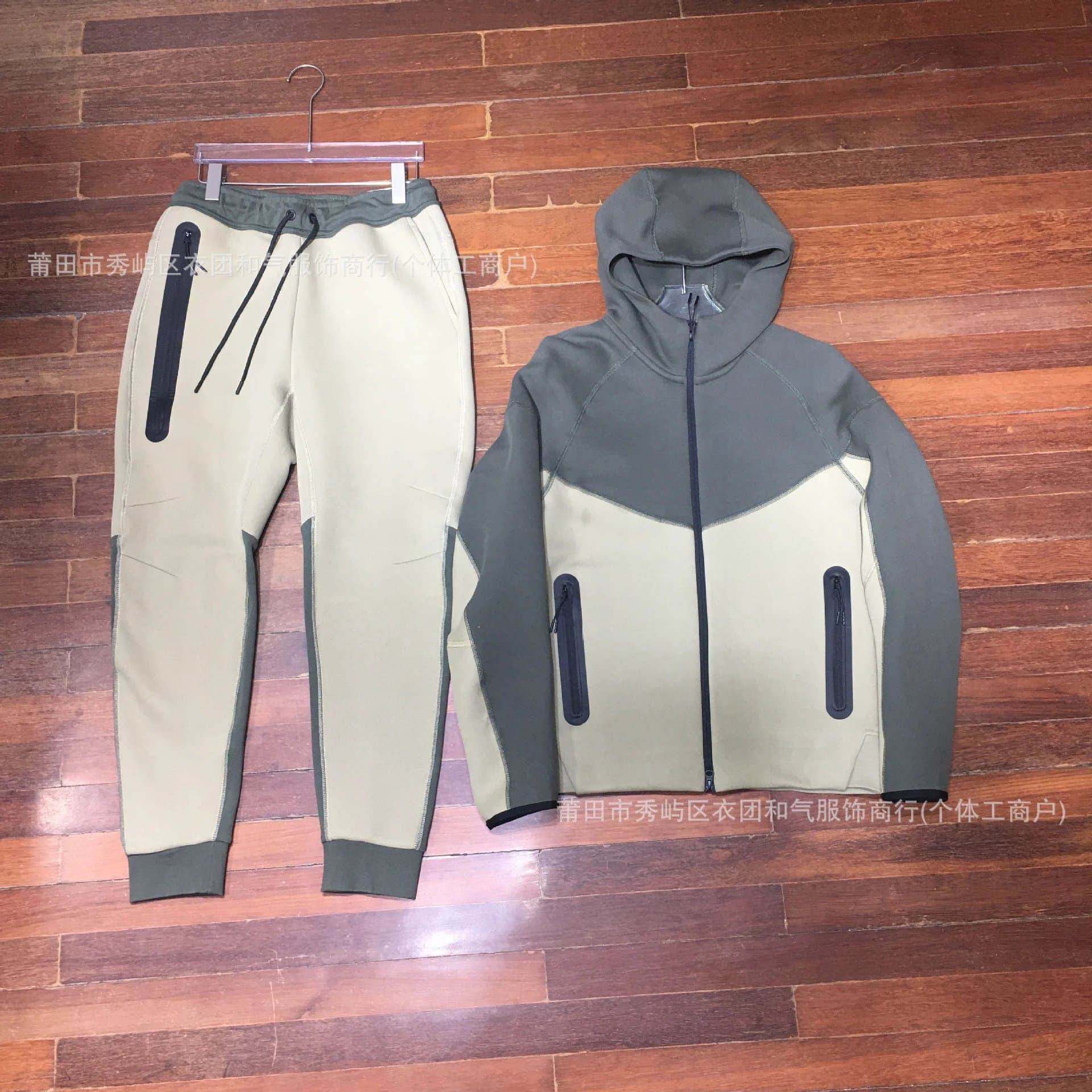 Lululemon Hooded Zip-Up Jacket and Joggers Set Cloud Blue — 绿拼卡其