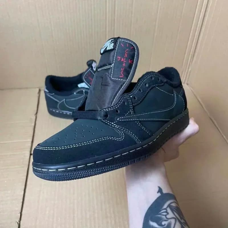 Nike × Travis Scott Dunk Low Cactus Jack