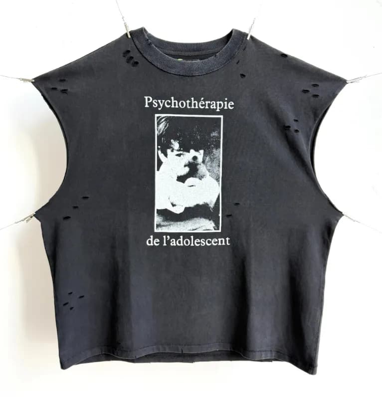Sleeveless Tee Devil Inside Graphic — Cvt-27 model