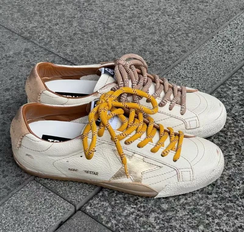 Golden Goose Superstar Distressed Silver Star — T米白色