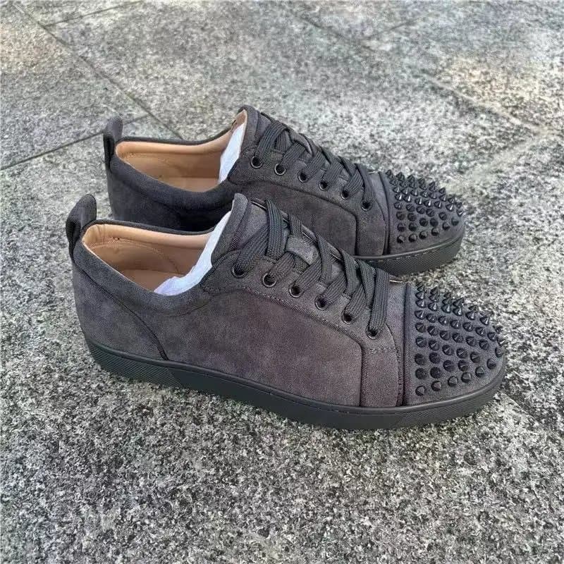 Christian Louboutin Low Sneaker Suede Cap-Toe — 33