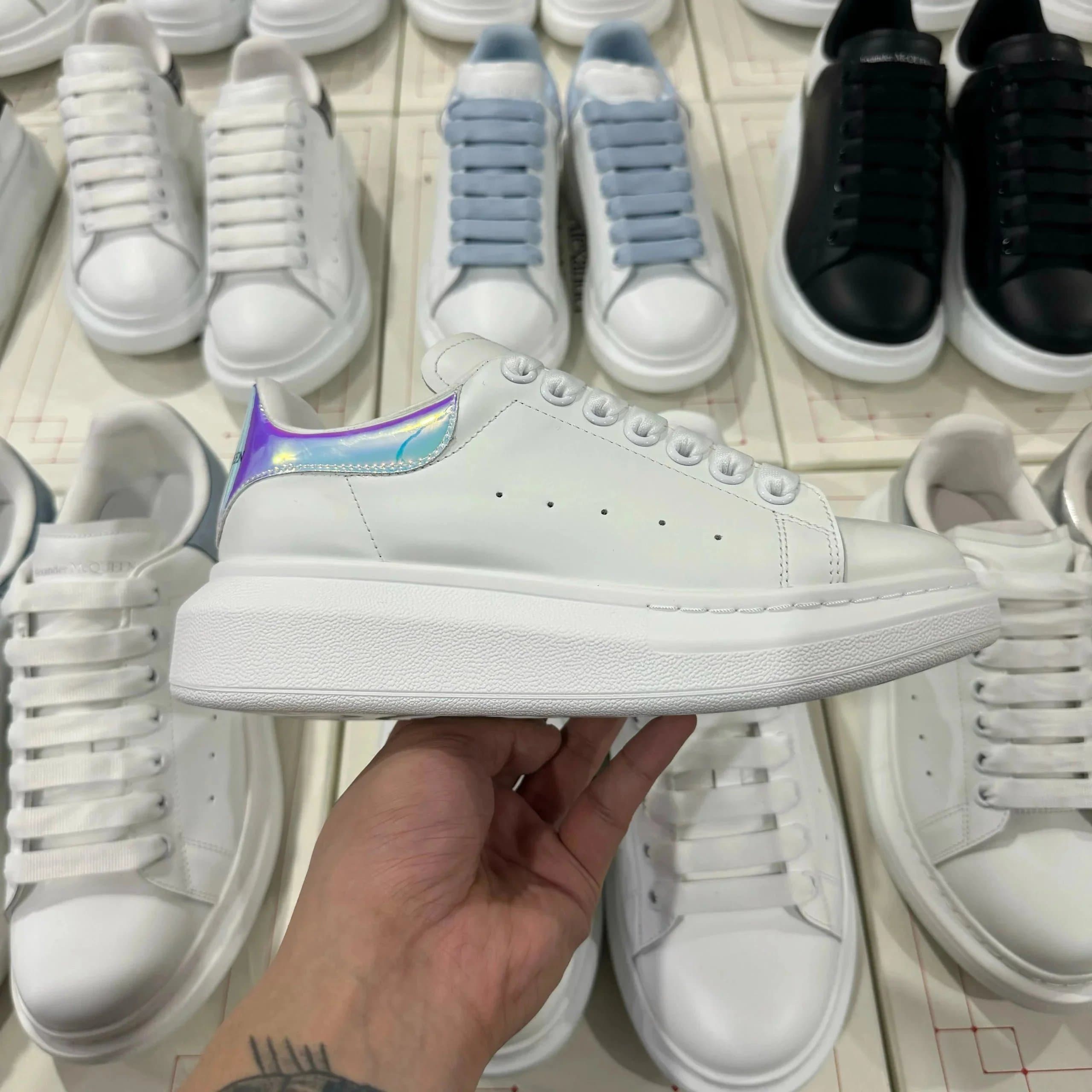 Alexander McQueen Sneaker Light Blue Accents — 镭射皮尾