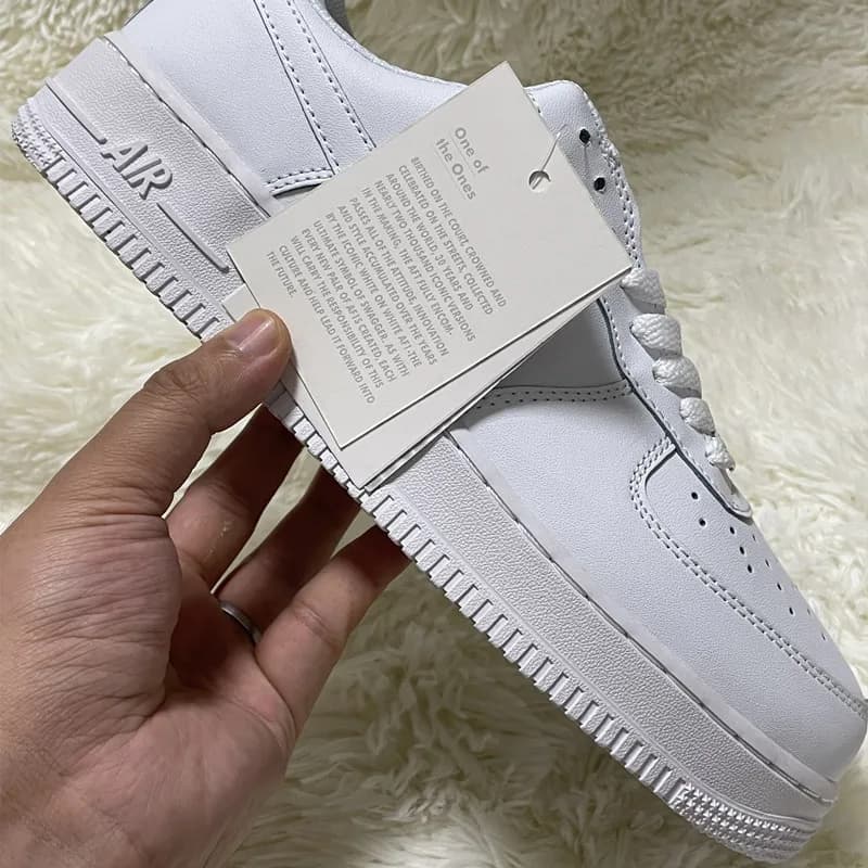 Nike Air Force 1 Low Triple Black — 白色