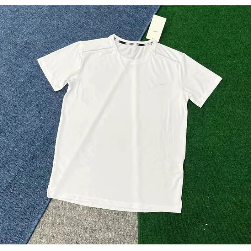 Nike Breathe Tee Vivid Orange — Crystal strip white