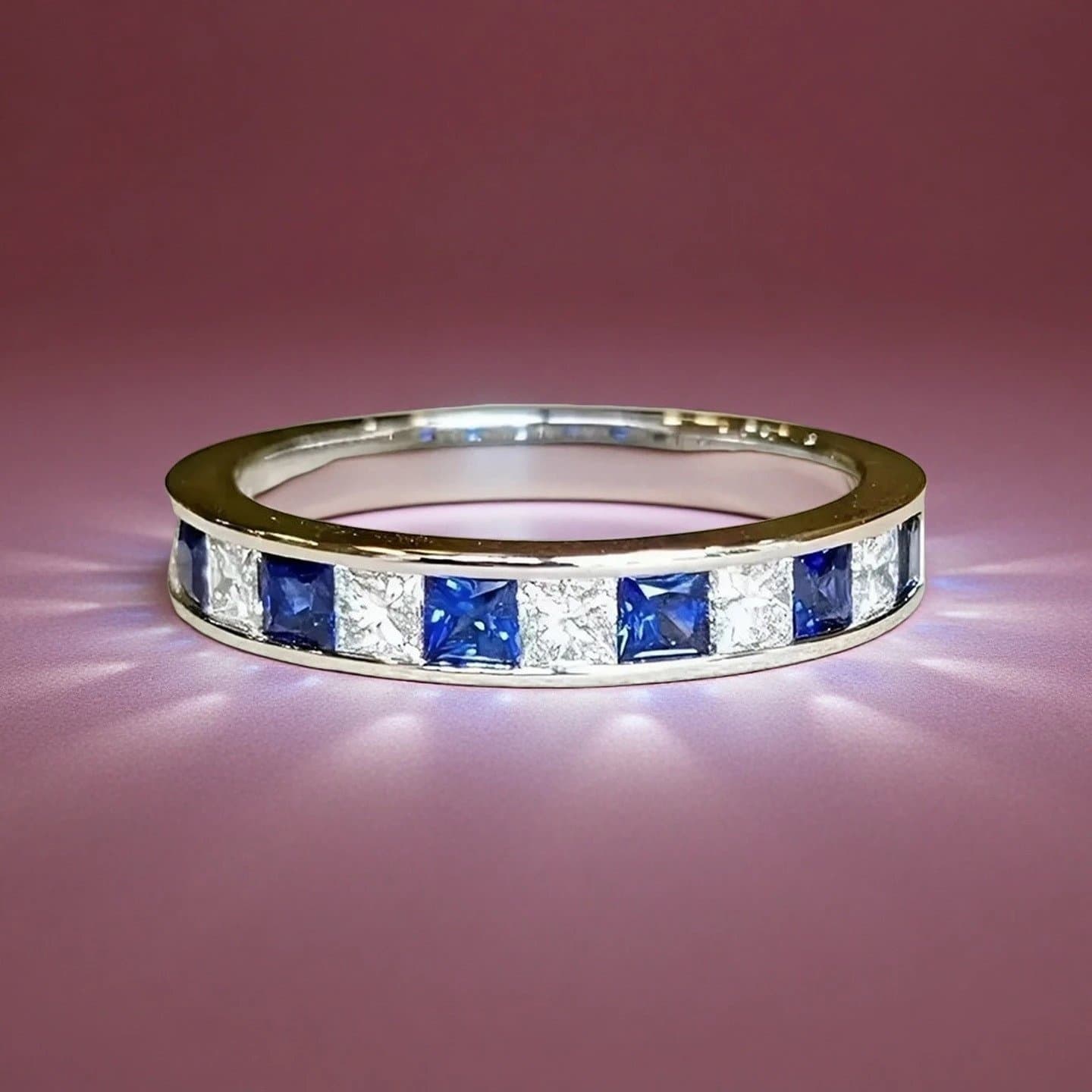 Cartier Wide Band Ring Triple Row Crystal — 银色---彩-色--方钻