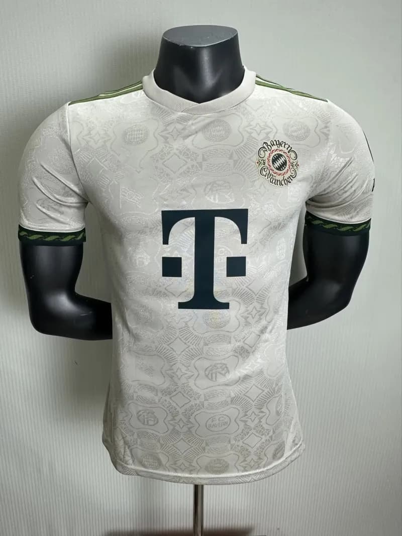 Home Jersey Qatar Airways — 球员:2526拜仁啤酒绿