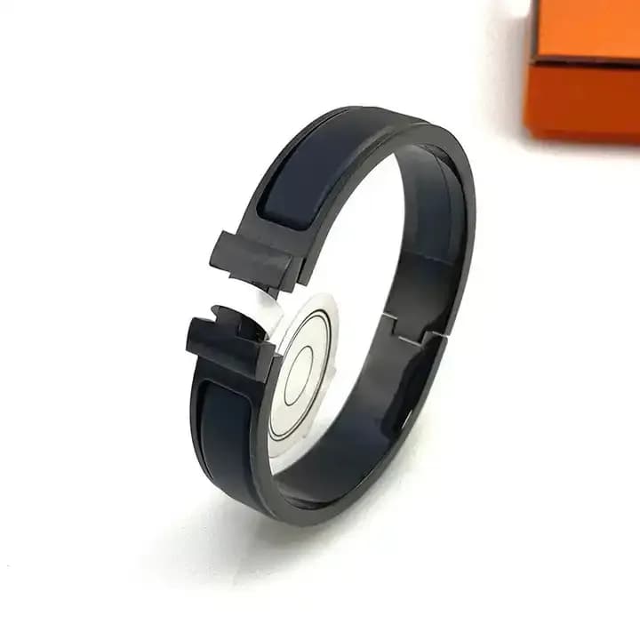 Hermès Clic H Bracelet Matte Black