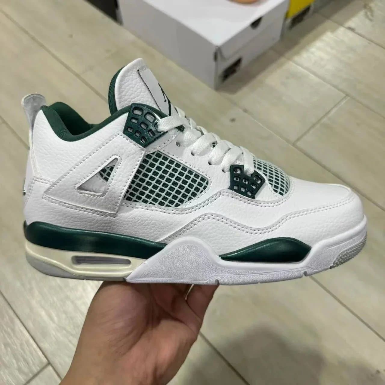 Air Jordan 4 Thunder — 氧化绿