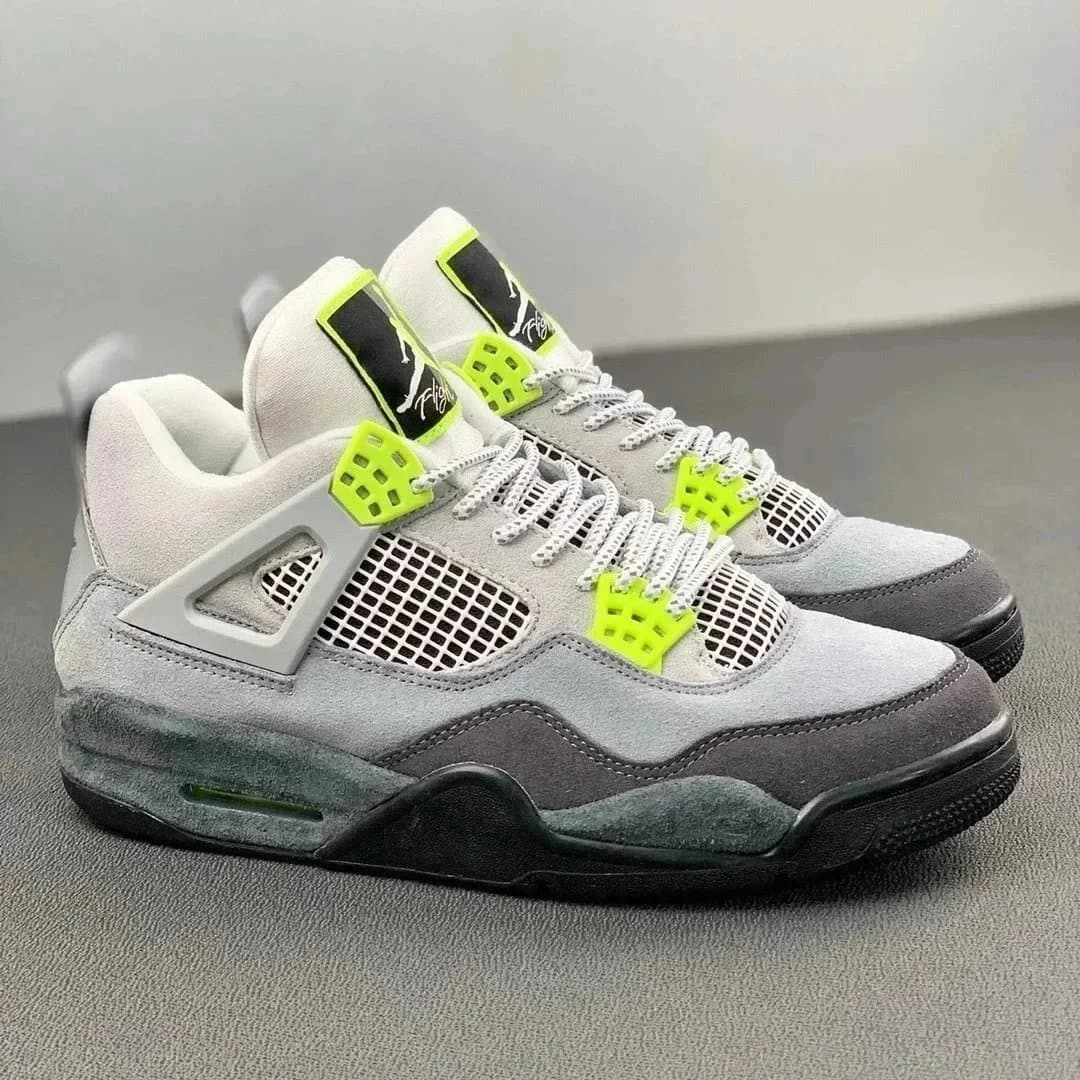 Air Jordan 4 Thunder — 95 Neon