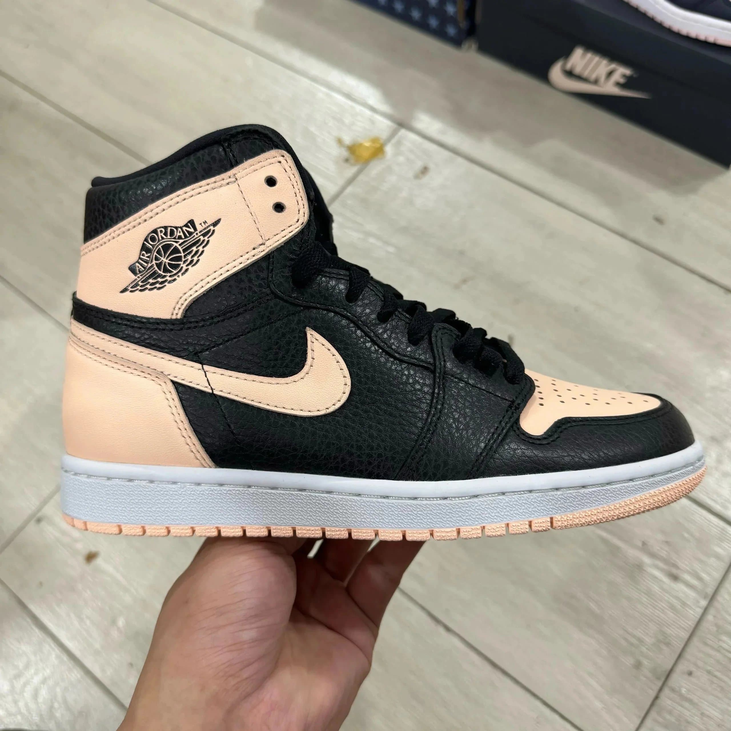 Air Jordan 1 High Chicago — 黑粉脚趾