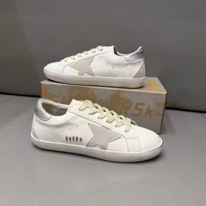 Golden Goose Superstar Distressed White — 23