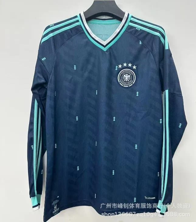 Adidas Spain Home Jersey 2010 World Cup — 26-27德国客场长袖