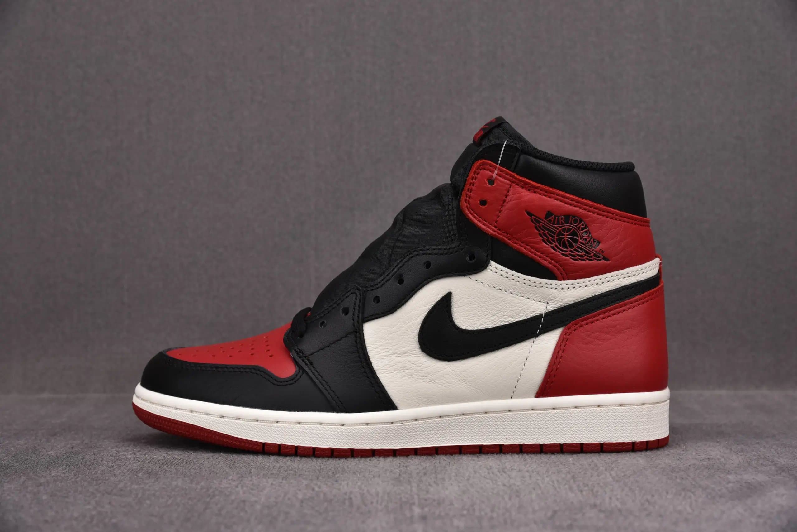 Air Jordan 1 High Shadow — 黑红脚趾 555088-610