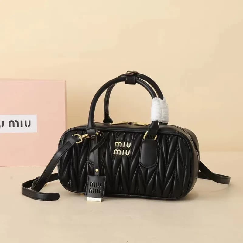 Miu Miu Matelassé Bag Quilted Mini — 黑色