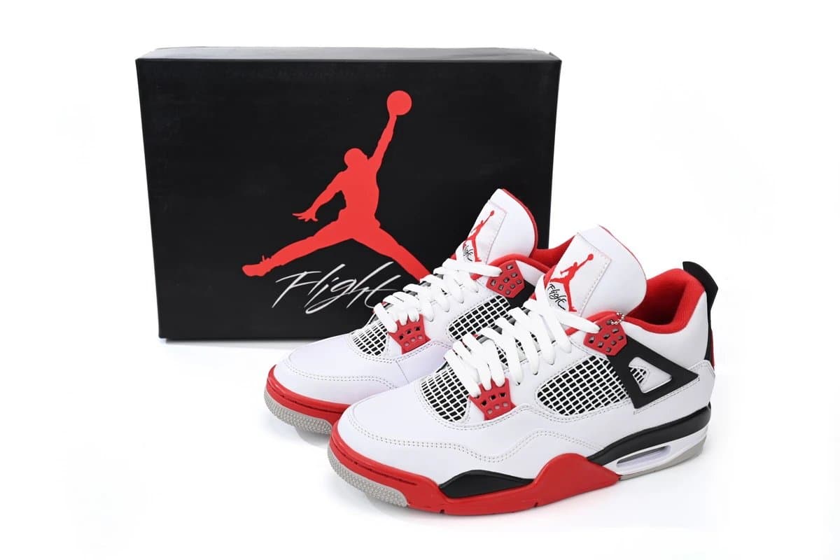 Air Jordan 4 Bred — 火焰红