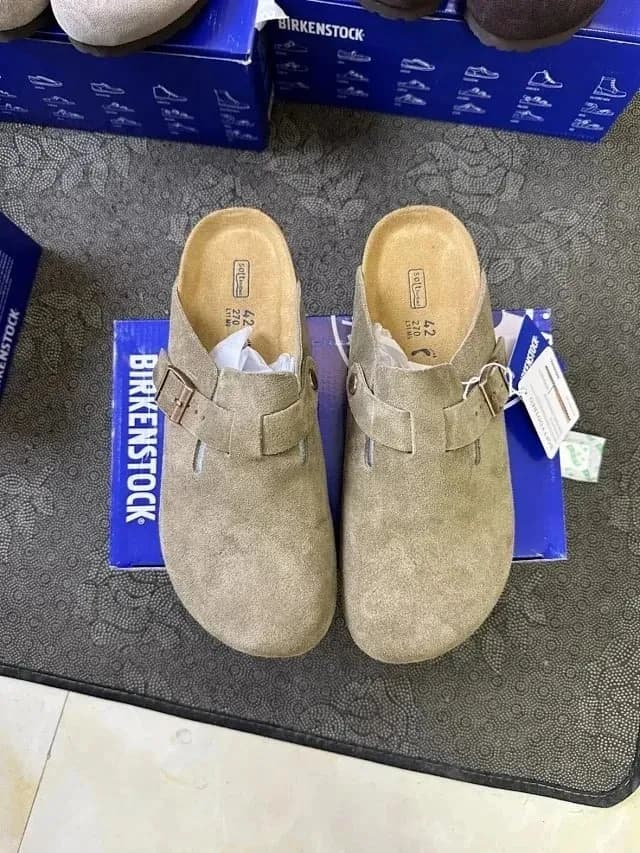 Birkenstock Boston Clog Olive Suede — 灰绿Taupe