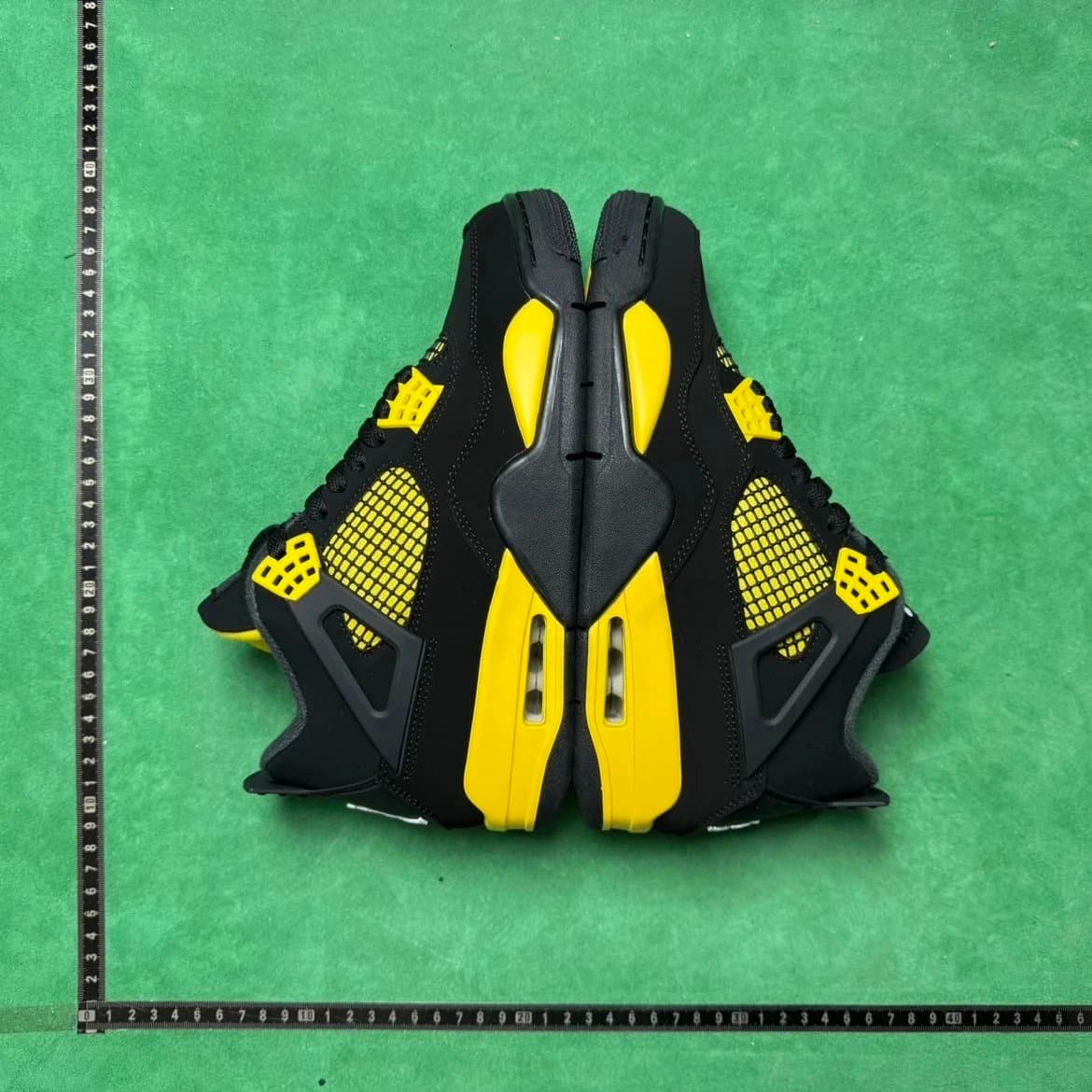 Air Jordan 4 Thunder — 19号雷公黑黄DH6927 017